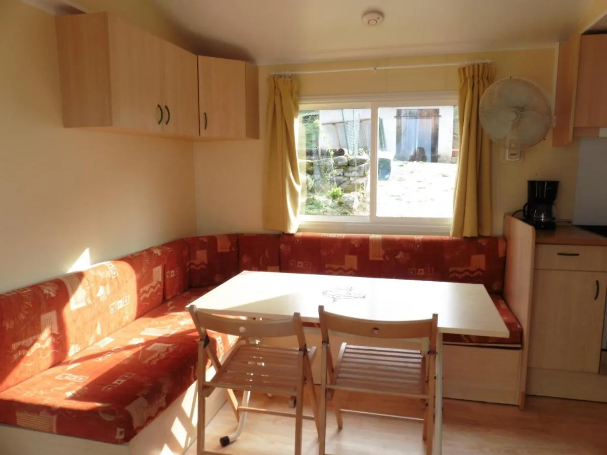 Camping Le Montbartoux Vollore-Ville